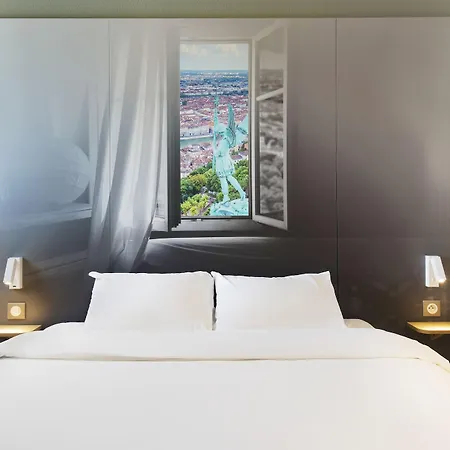 Lyon St Priest Hotel