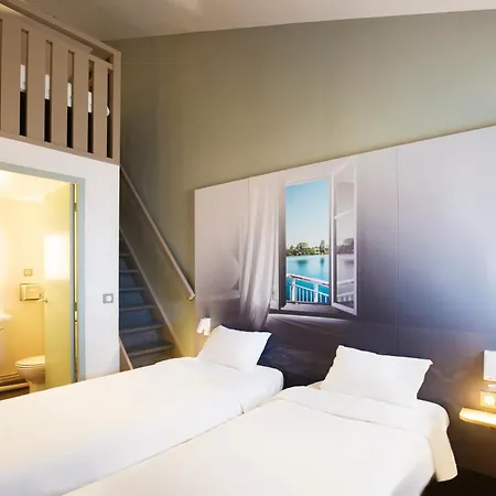 B&B Hotel Lyon St Priest Hotell 2*