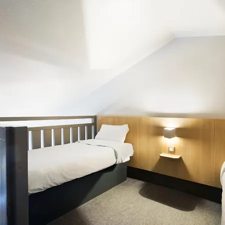B&B Hotel Lyon St Priest Hotell 2*