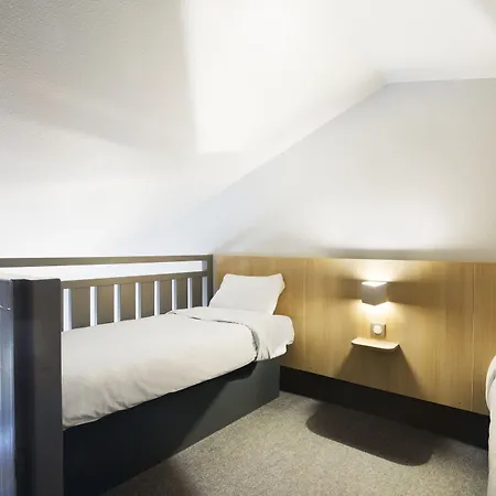 Lyon St Priest Hotel 2*